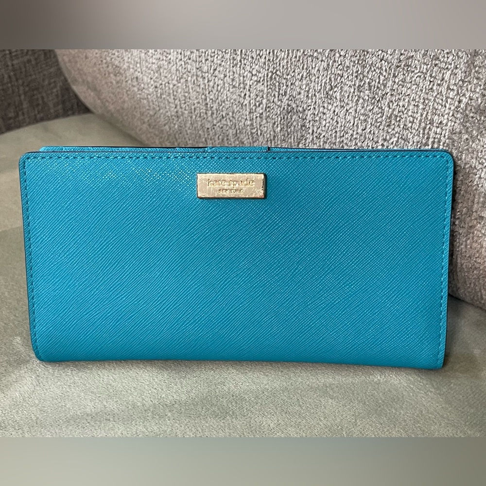 Kate Spade New York Aqua Leather Medium Bifold Wallet